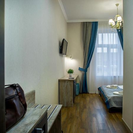 Mini Hotel Barvy Lvova On Horodotska St. Exterior photo