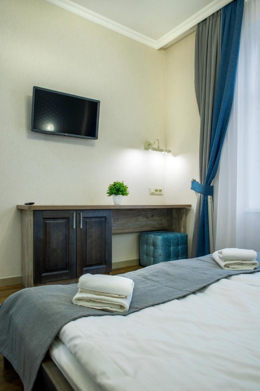 Mini Hotel Barvy Lvova On Horodotska St. Exterior photo