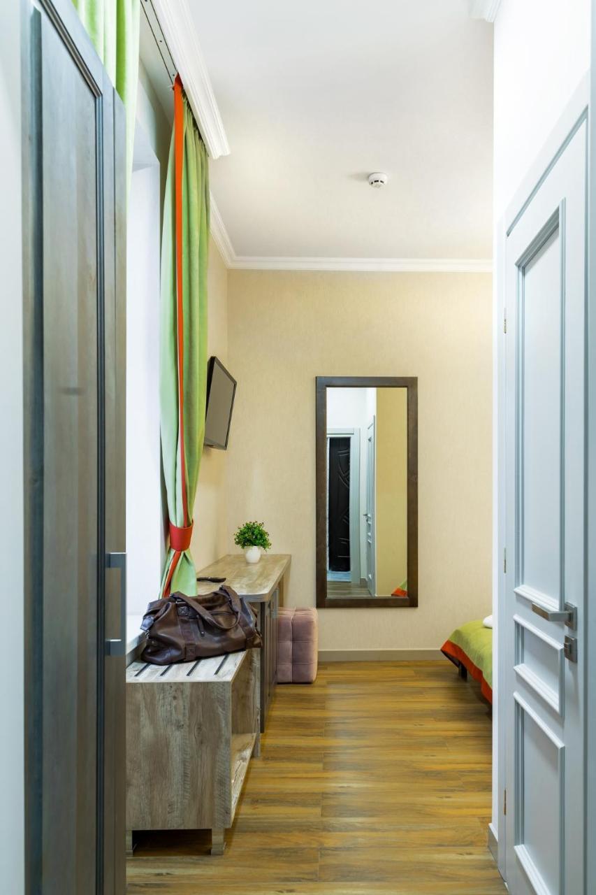 Mini Hotel Barvy Lvova On Horodotska St. Exterior photo